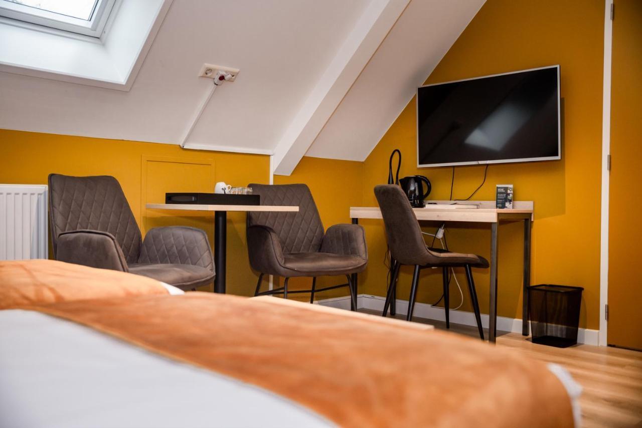 Hotel Onder De Linden Роден Екстер'єр фото
