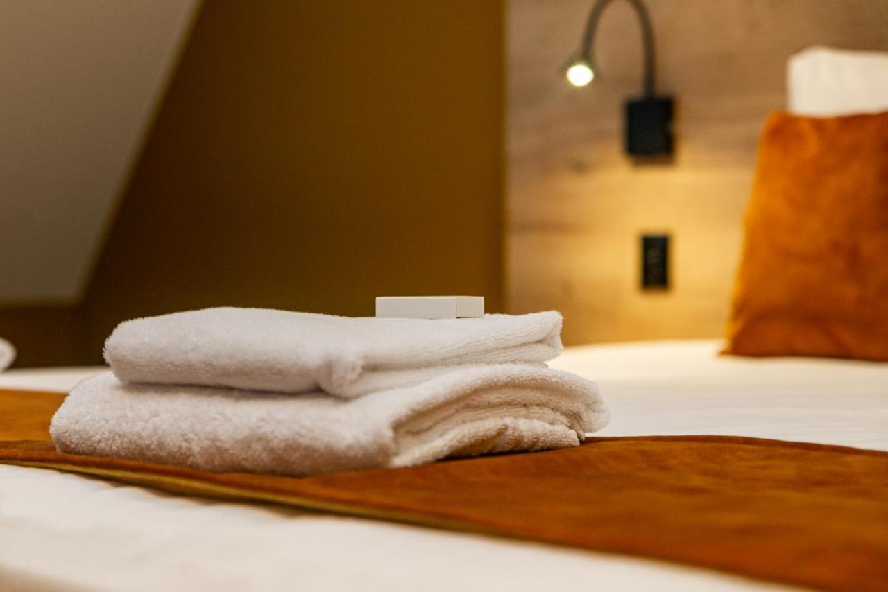 Hotel Onder De Linden Роден Екстер'єр фото