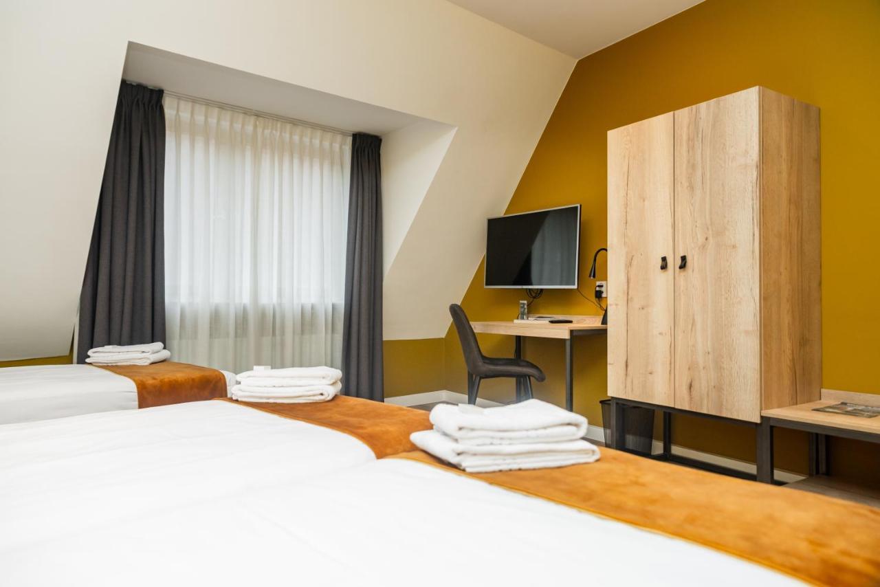 Hotel Onder De Linden Роден Екстер'єр фото