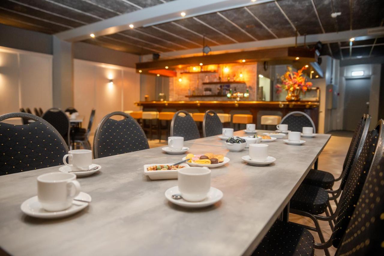 Hotel Onder De Linden Роден Екстер'єр фото