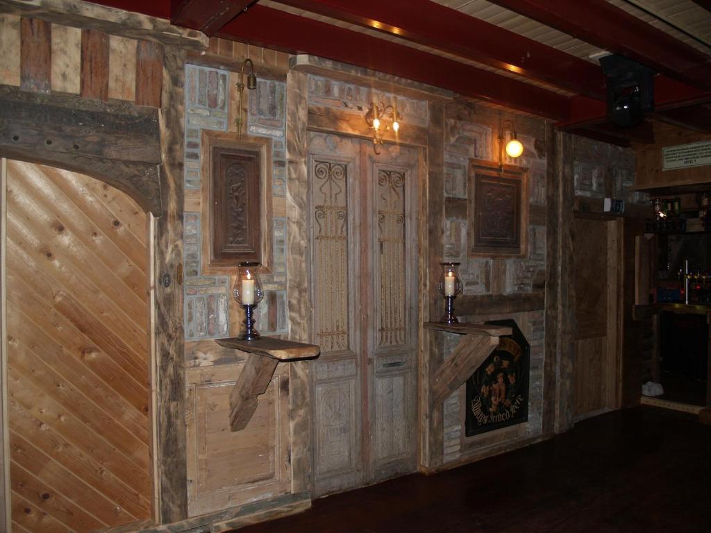 Hotel Onder De Linden Роден Екстер'єр фото